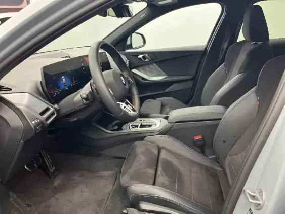 BMW SERIE 1 F70 - voiture d'occasion - Photo 18