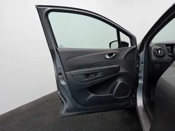 RENAULT CAPTUR - voiture d'occasion - Photo 19