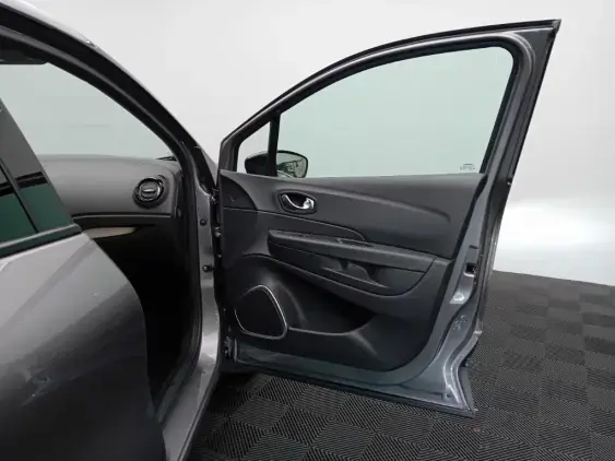 RENAULT CAPTUR - voiture d'occasion - Photo 20