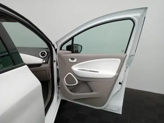 RENAULT ZOE - voiture d'occasion - Photo 19