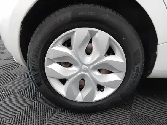 RENAULT ZOE - voiture d'occasion - Photo 24