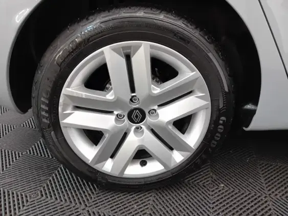 RENAULT CLIO V - voiture d'occasion - Photo 25