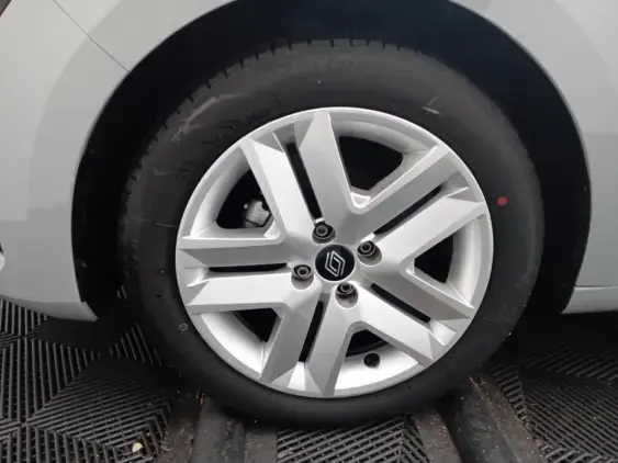 RENAULT CLIO V - voiture d'occasion - Photo 23