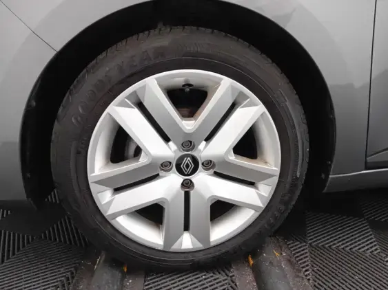 RENAULT CLIO V - voiture d'occasion - Photo 23