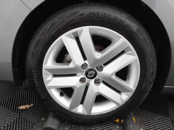 RENAULT CLIO V - voiture d'occasion - Photo 23