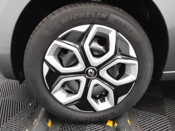 RENAULT TWINGO III - voiture d'occasion - Photo 21