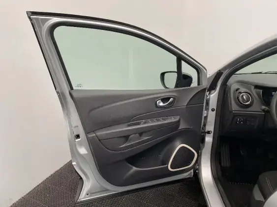 RENAULT CAPTUR - voiture d'occasion - Photo 19