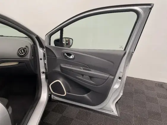 RENAULT CAPTUR - voiture d'occasion - Photo 20