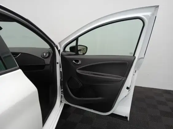 RENAULT ZOE - voiture d'occasion - Photo 20