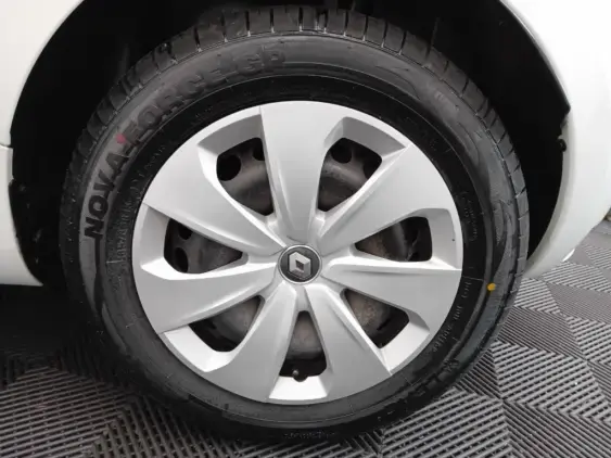 RENAULT ZOE - voiture d'occasion - Photo 24