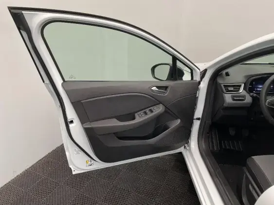 RENAULT CLIO V - voiture d'occasion - Photo 19