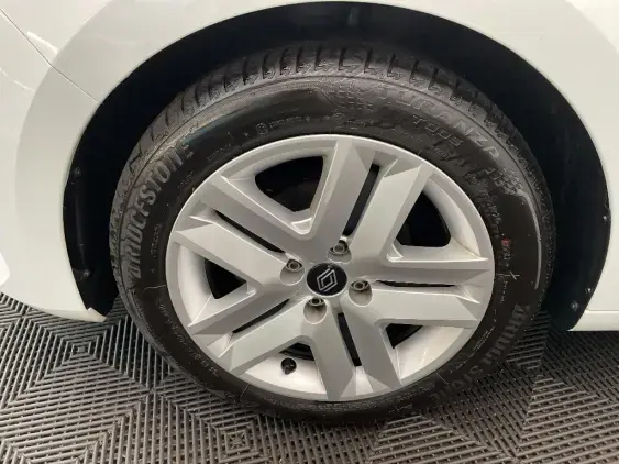 RENAULT CLIO V - voiture d'occasion - Photo 23