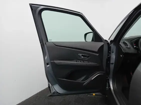 RENAULT SCENIC IV - voiture d'occasion - Photo 19