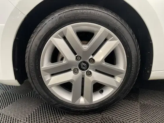 RENAULT CLIO V - voiture d'occasion - Photo 23