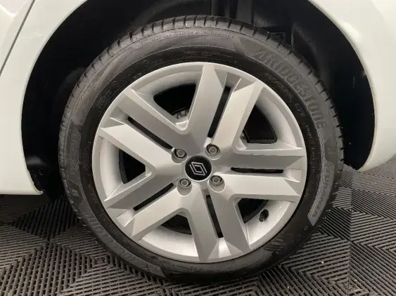 RENAULT CLIO V - voiture d'occasion - Photo 24