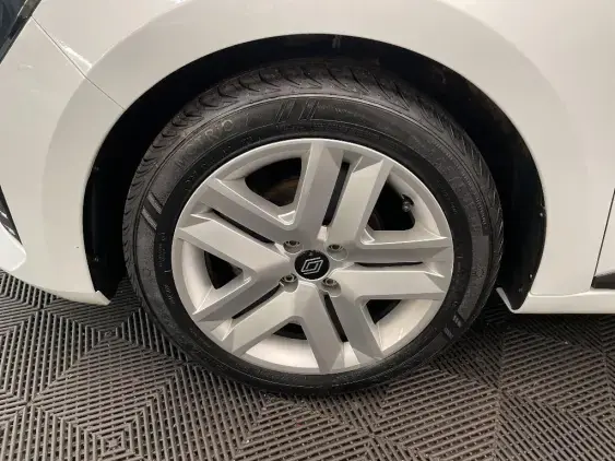 RENAULT CLIO V - voiture d'occasion - Photo 23