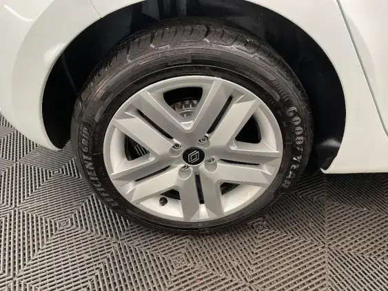 RENAULT CLIO V - voiture d'occasion - Photo 25