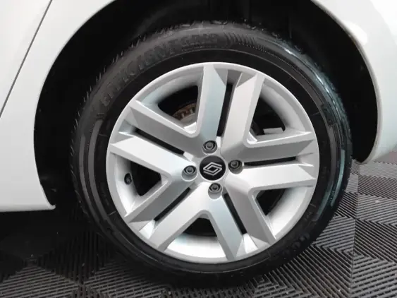 RENAULT CLIO V - voiture d'occasion - Photo 24