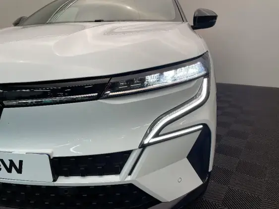 RENAULT MEGANE V - voiture d'occasion - Photo 22