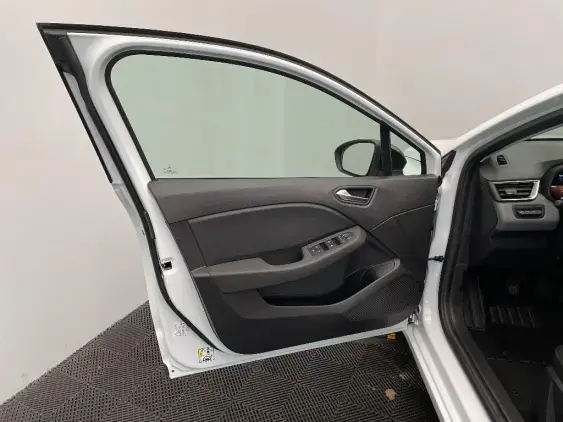 RENAULT CLIO V - voiture d'occasion - Photo 19