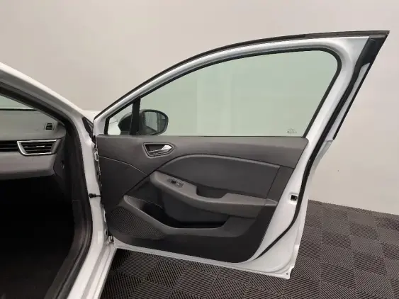 RENAULT CLIO V - voiture d'occasion - Photo 20