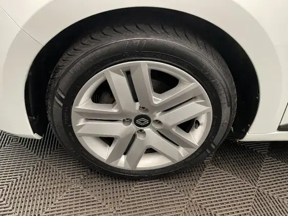 RENAULT CLIO V - voiture d'occasion - Photo 23