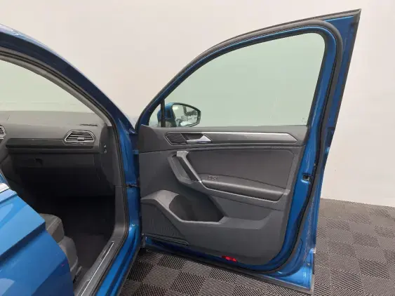 VOLKSWAGEN TIGUAN II - voiture d'occasion - Photo 20