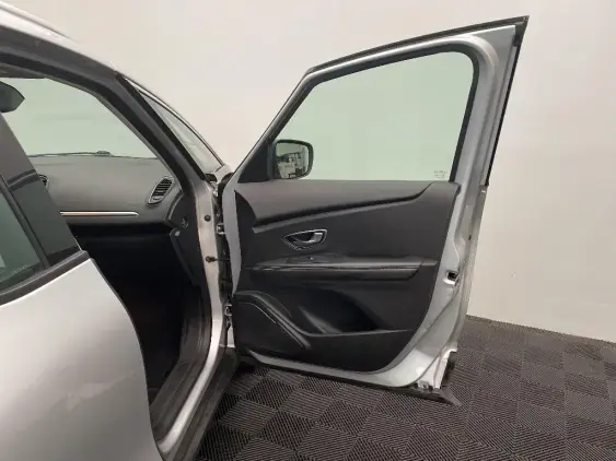 RENAULT GRAND SCENIC IV - voiture d'occasion - Photo 20