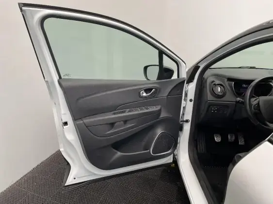 RENAULT CAPTUR - voiture d'occasion - Photo 19