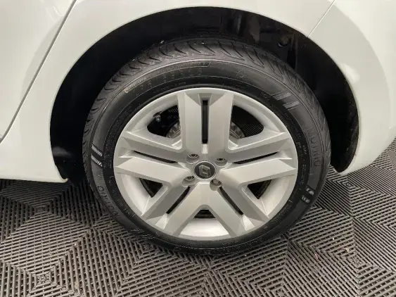 RENAULT CLIO V - voiture d'occasion - Photo 23