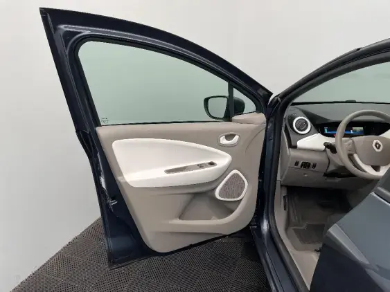 RENAULT ZOE - voiture d'occasion - Photo 18
