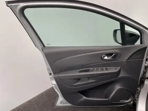 RENAULT CAPTUR - voiture d'occasion - Photo 19