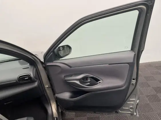 TOYOTA YARIS CROSS I - voiture d'occasion - Photo 20