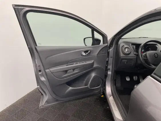 RENAULT CAPTUR - voiture d'occasion - Photo 19