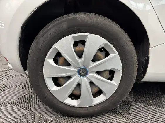 RENAULT ZOE - voiture d'occasion - Photo 22