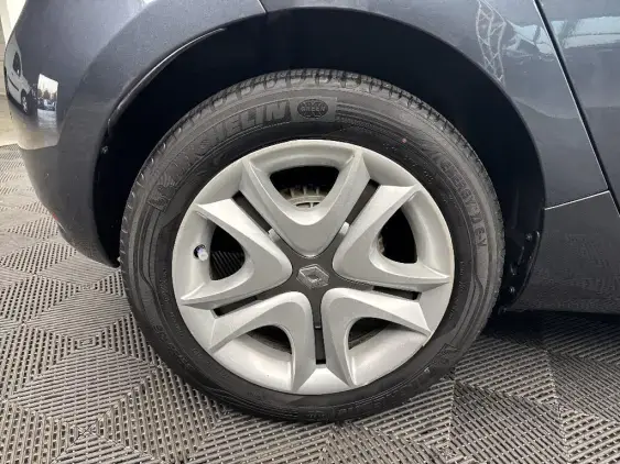 RENAULT ZOE - voiture d'occasion - Photo 25