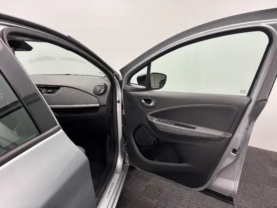 RENAULT ZOE - voiture d'occasion - Photo 19