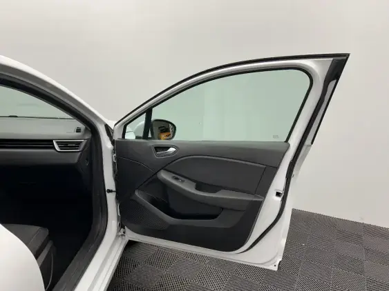 RENAULT CLIO V - voiture d'occasion - Photo 17