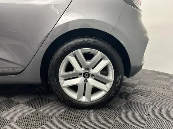 RENAULT CLIO V - voiture d'occasion - Photo 23