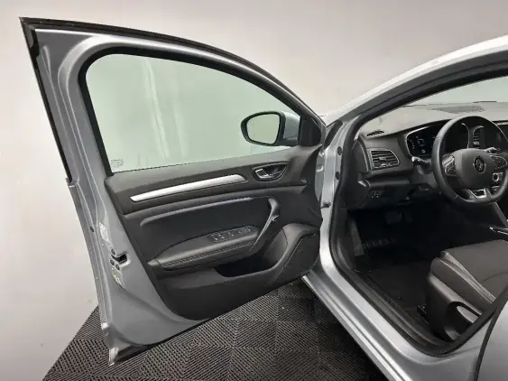 RENAULT MEGANE IV - voiture d'occasion - Photo 17