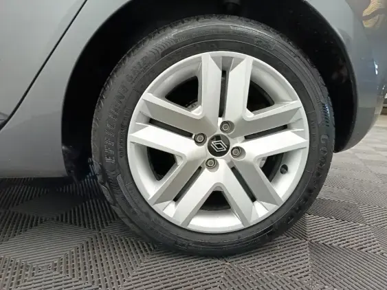 RENAULT CLIO V - voiture d'occasion - Photo 23