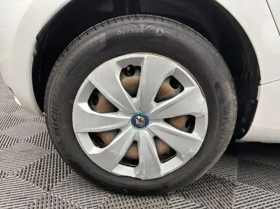 RENAULT ZOE - voiture d'occasion - Photo 22