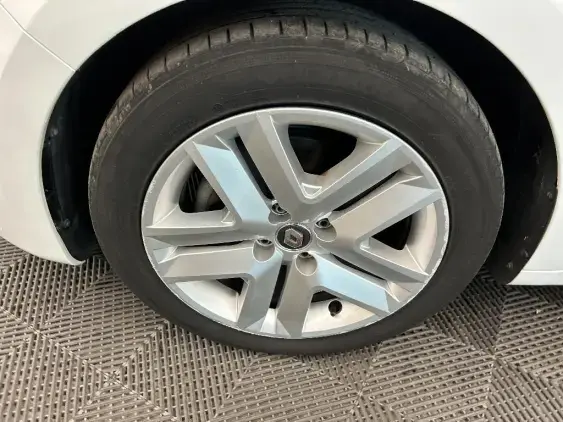 RENAULT CLIO V - voiture d'occasion - Photo 21