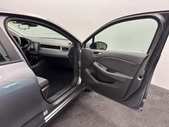 RENAULT CLIO V - voiture d'occasion - Photo 19