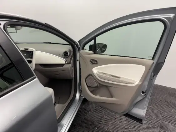 RENAULT ZOE - voiture d'occasion - Photo 17