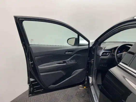 TOYOTA C-HR - voiture d'occasion - Photo 17