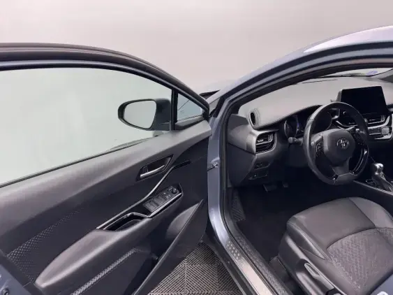 TOYOTA C-HR - voiture d'occasion - Photo 19