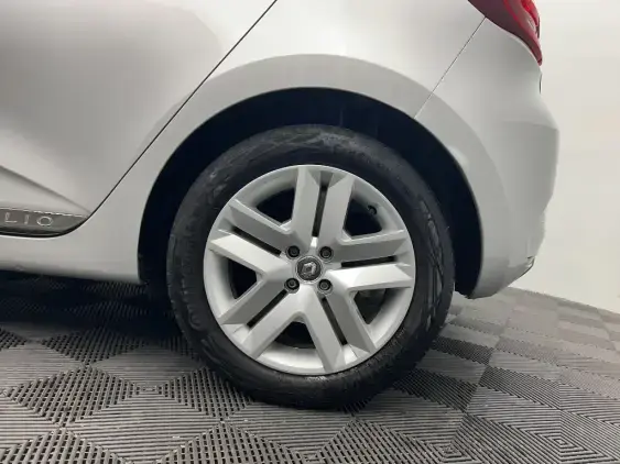 RENAULT CLIO V - voiture d'occasion - Photo 23