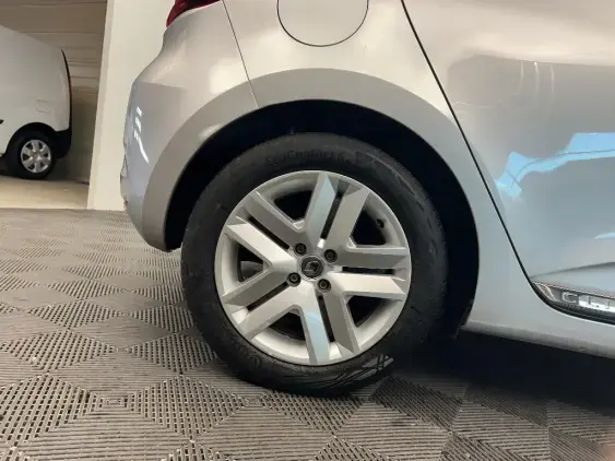 RENAULT CLIO V - voiture d'occasion - Photo 24