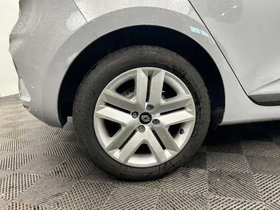 RENAULT CLIO V - voiture d'occasion - Photo 23